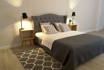 הוסטל Blooms Inn & Apartments