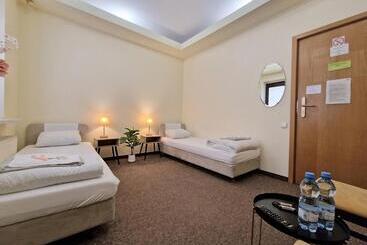 Hostel Helvetia   Privates In City Center And Old Town