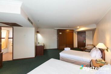 Отель Coral Bay Resort