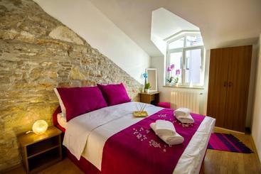 Отель City Point Rooms