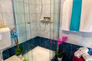 هتل City Point Rooms
