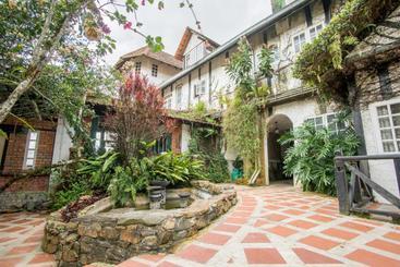 בית מלון כפרי The Bala's Holiday Chalet