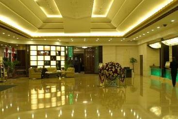 Отель Celebrity Changchun