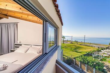 בית מלון כפרי Oliva Beach Studios & Apartments