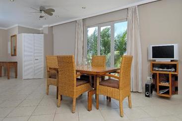 Den Laman Condominiums