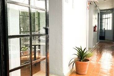 Общежитие Amigo Suites