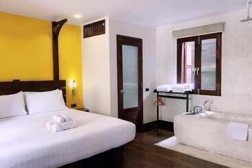 酒店 Ancient Luang Prabang