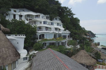 هتل Boracay West Cove