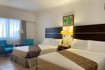 Days Hotel By Wyndham Iloilo