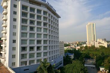هتل Grand Halong