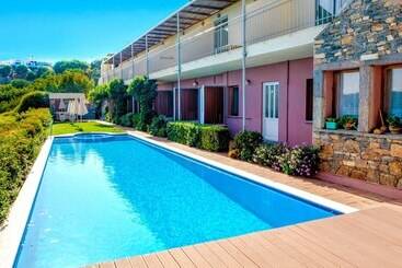 Mirabella Apartments