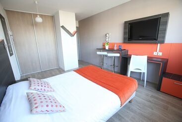 هتل آپارتمان Adonis Paris Sud