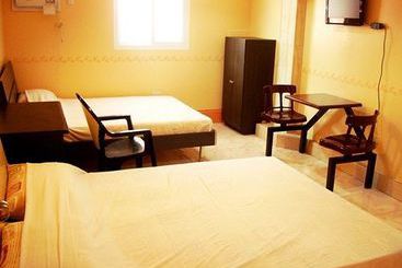 Golden City Hotel