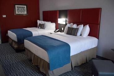 فندق Best Western Plus Sherwood Park Inn & Suites