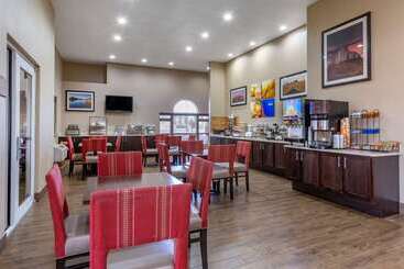 فندق Comfort Inn & Suites