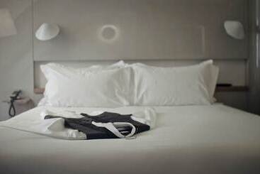 ホテル Hôtel Le Marcel Paris Gare De L Est