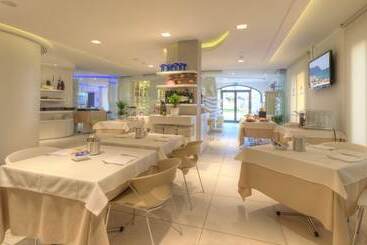 Life Hotel Seaview & Spa