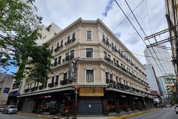 בית מלון כפרי Ramada By Wyndham Manila Central