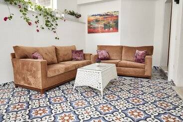 Albinas Hotel Old City