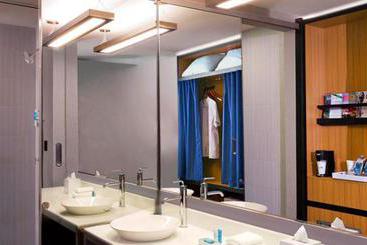 هتل Aloft Chandigarh Zirakpur