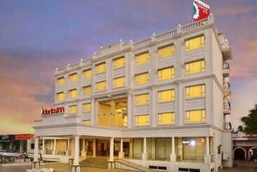 호텔 Ds Clarks Inn Gurgaon