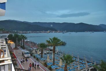 فندق George Dragon Beach