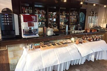 בית מלון כפרי Kalives Resort