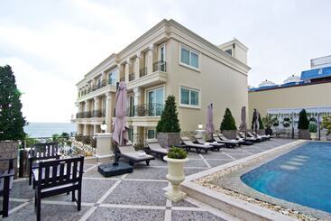 هتل Lk The Empress