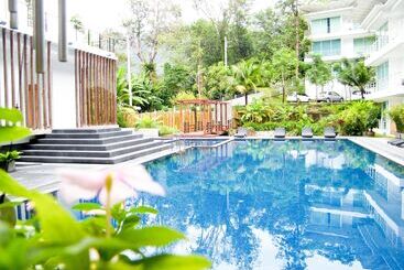 Отель The Trees Club Resort