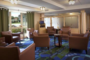 فندق The Wylie Inn And Conference Center At Endicott College