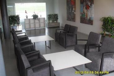 فندق Villa De Los Arcos