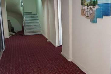 Madi Hotel Van
