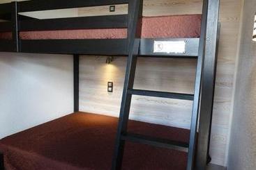 Charmant T2 Rénové Avec Balcon Sud Et Vue Pistes Au Cœur De Plagne Bellecôte   Fr 1 351 108