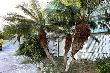 Vile Hideaways Exuma