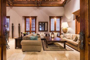 Ananda Hotel Boutique