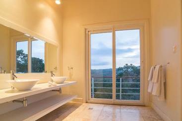 هتل Asclepios Wellness & Healing Retreat