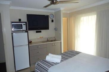 فندق Aston Hill Motor Lodge