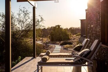 هتل De Zeekoe Guest Farm