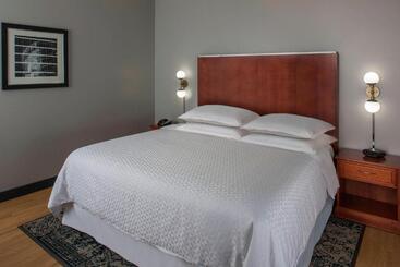 فندق Four Points By Sheraton Houston Hobby Airport