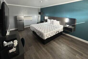 هتل Studio 6 Suites Madera, California   Yosemite