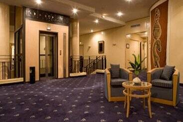 בית מלון כפרי Grand  Bamako