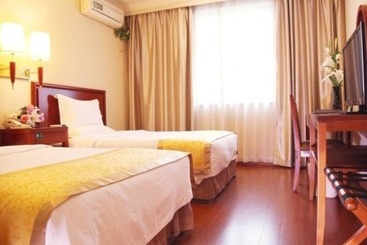 בית מלון כפרי Green Tree Inn Zhenjiang Zhongyang Street Rt Mart