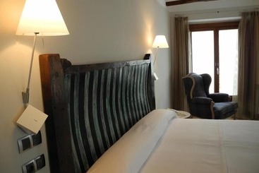 Отель Hospederia Chapitel