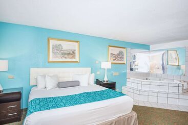 فندق Howard Johnson By Wyndham Lake City