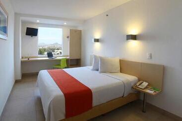 Отель One Culiacan Forum