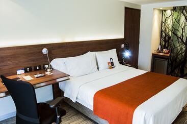 ホテル Shg Bogota 100 Design