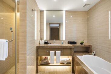 The La Hotel 新世界伟瑞酒店