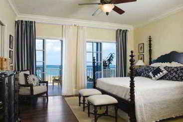 Hotel The Veranda Resort & Residences