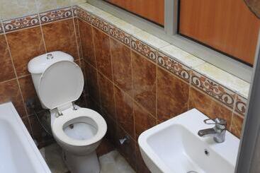 هاستل The Emerald