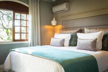 Отель Bangalos Da Serra